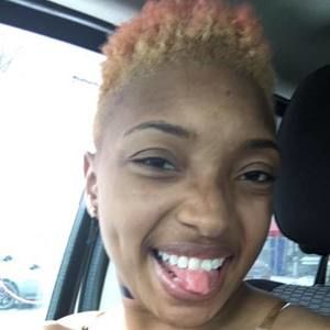 Meet your Posher, Makeeba